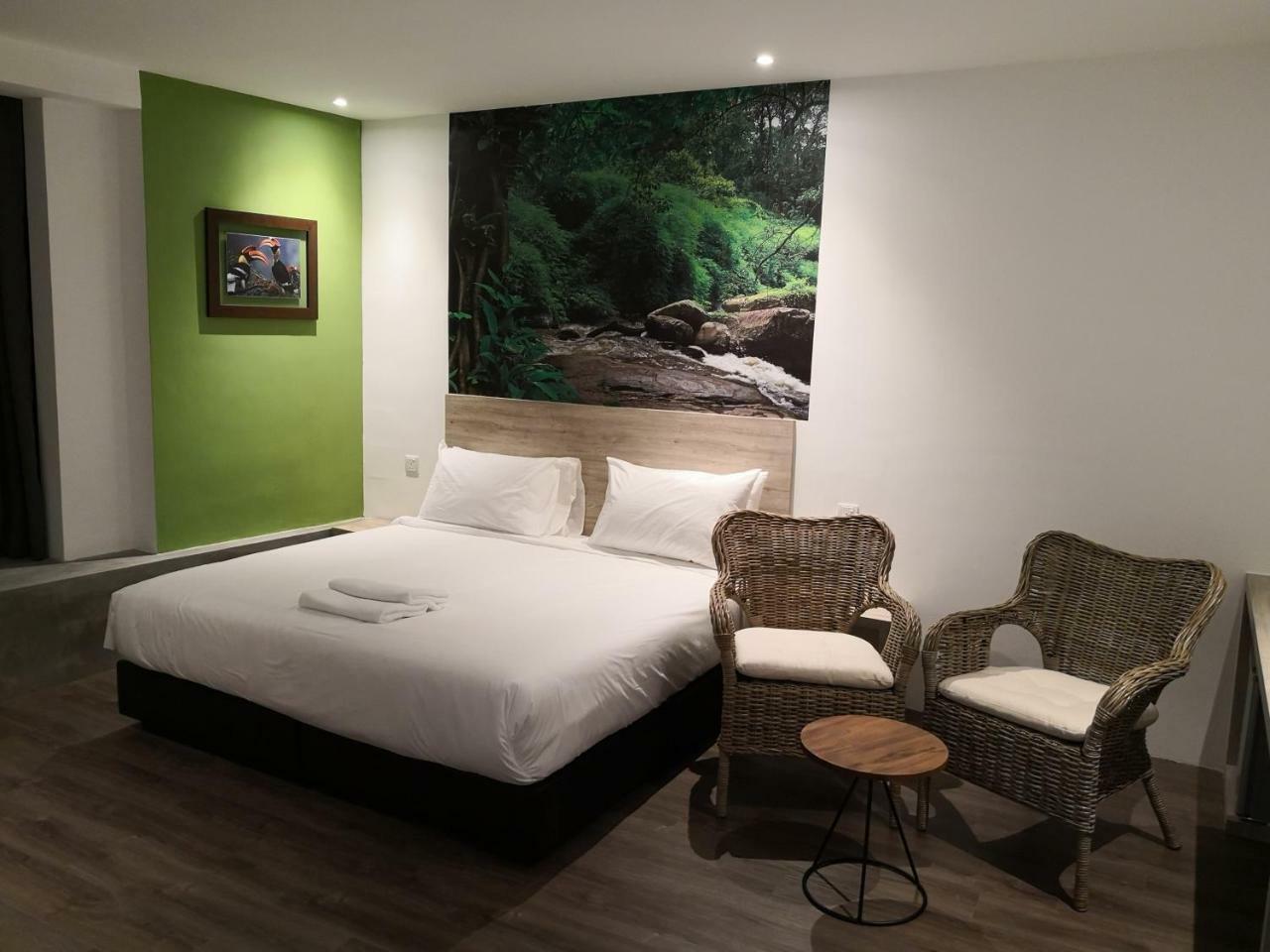 H Boutique Hotel Xplorer Loke Yew Куала Лумпур Екстериор снимка