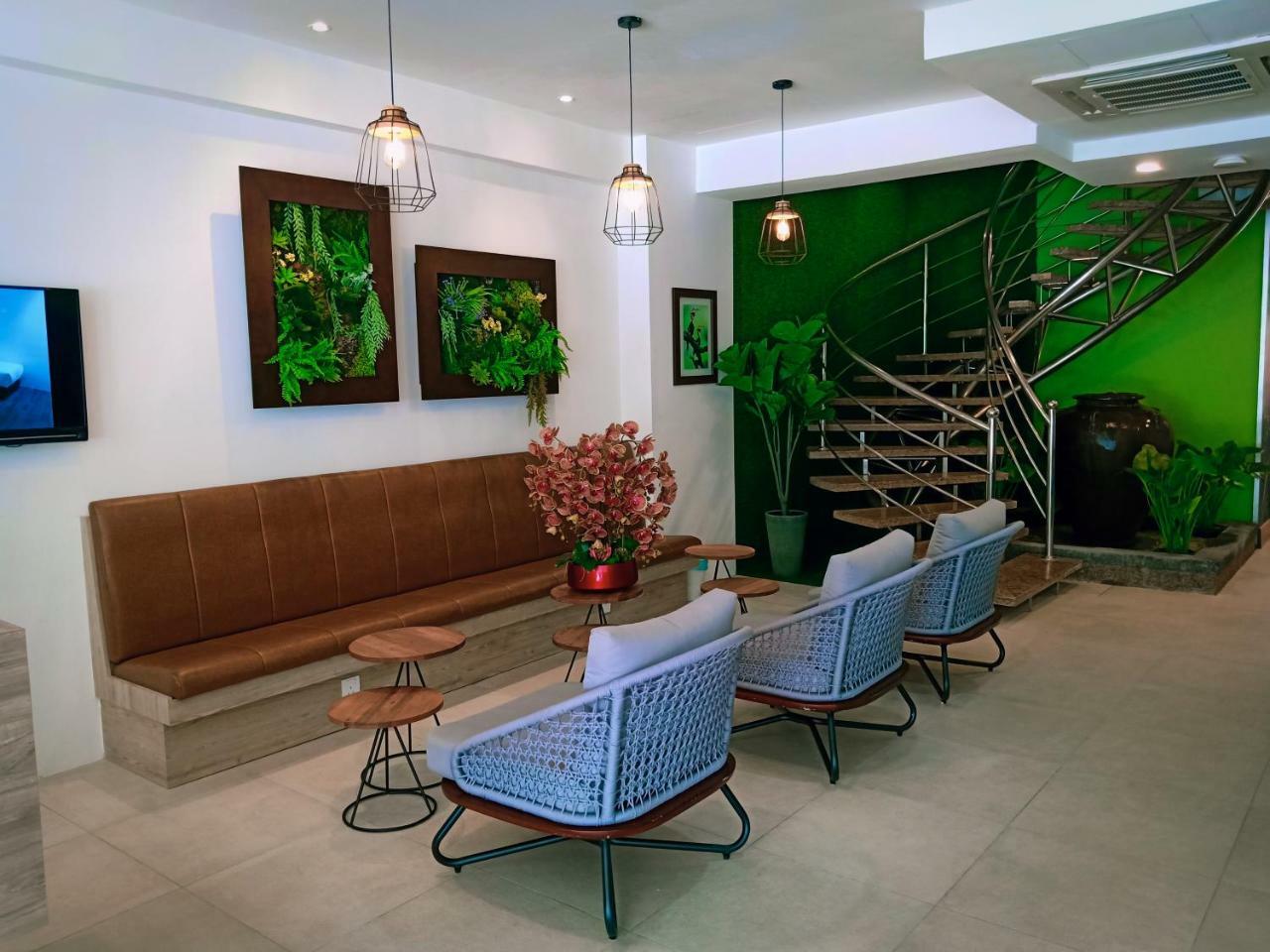 H Boutique Hotel Xplorer Loke Yew Куала Лумпур Екстериор снимка