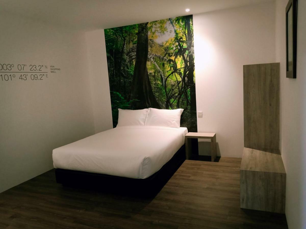 H Boutique Hotel Xplorer Loke Yew Куала Лумпур Екстериор снимка